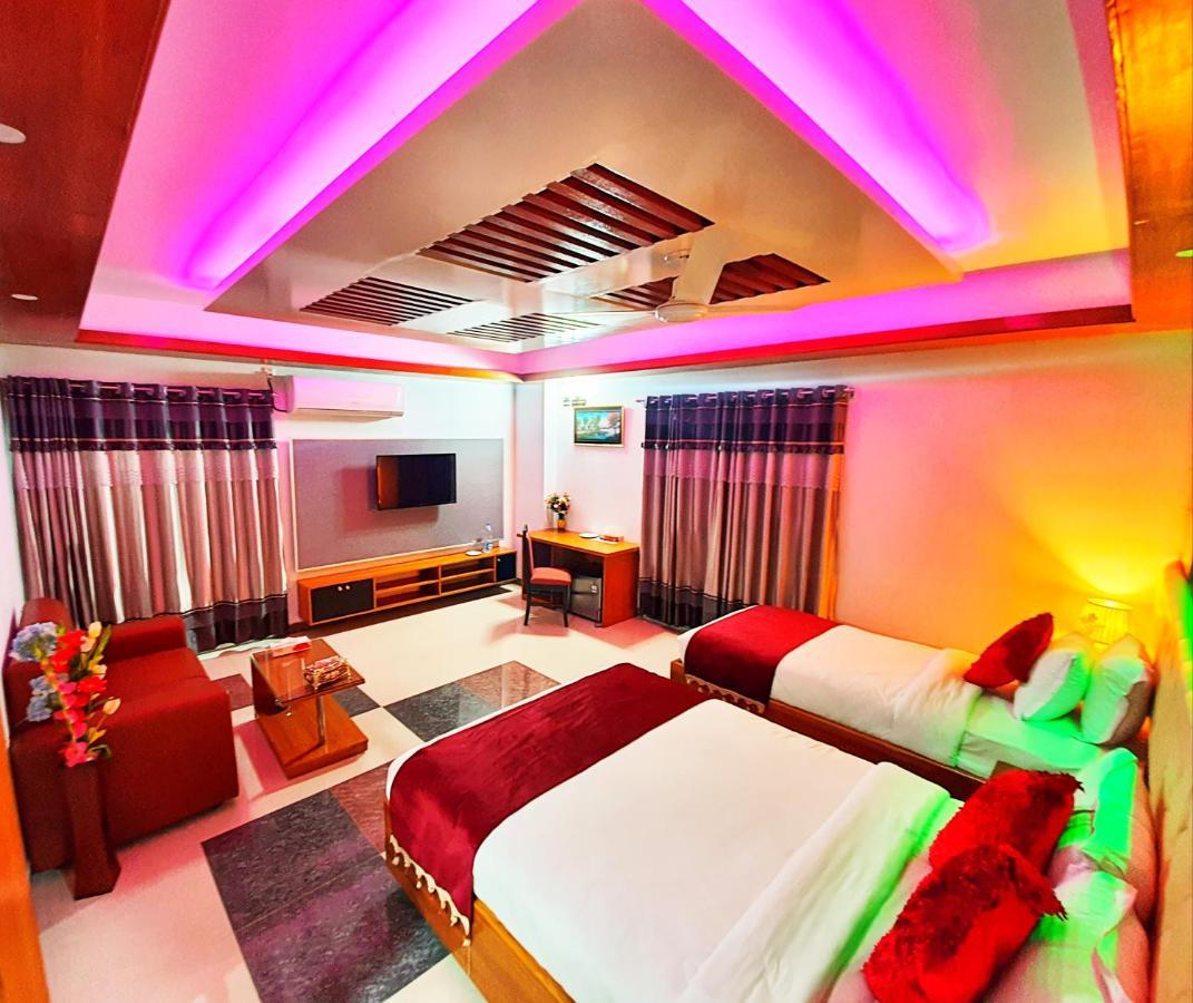 Hotel Khan Palace กัวกาตา ภายนอก รูปภาพ