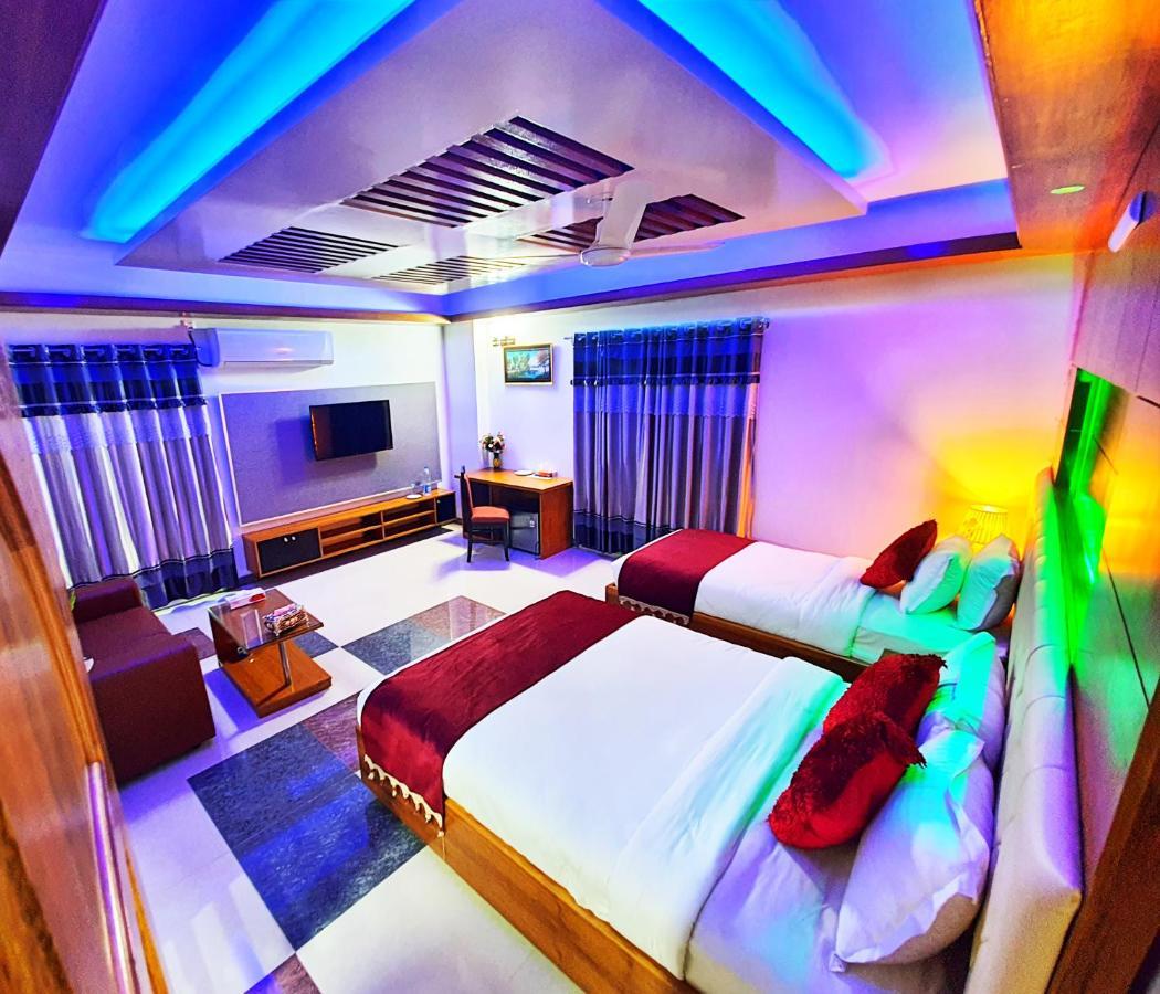 Hotel Khan Palace กัวกาตา ภายนอก รูปภาพ