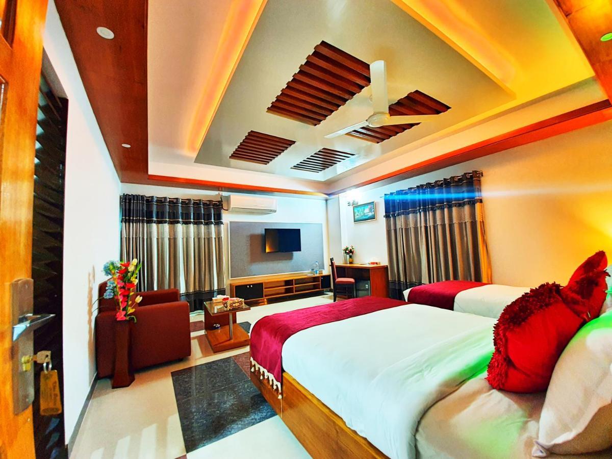 Hotel Khan Palace กัวกาตา ภายนอก รูปภาพ