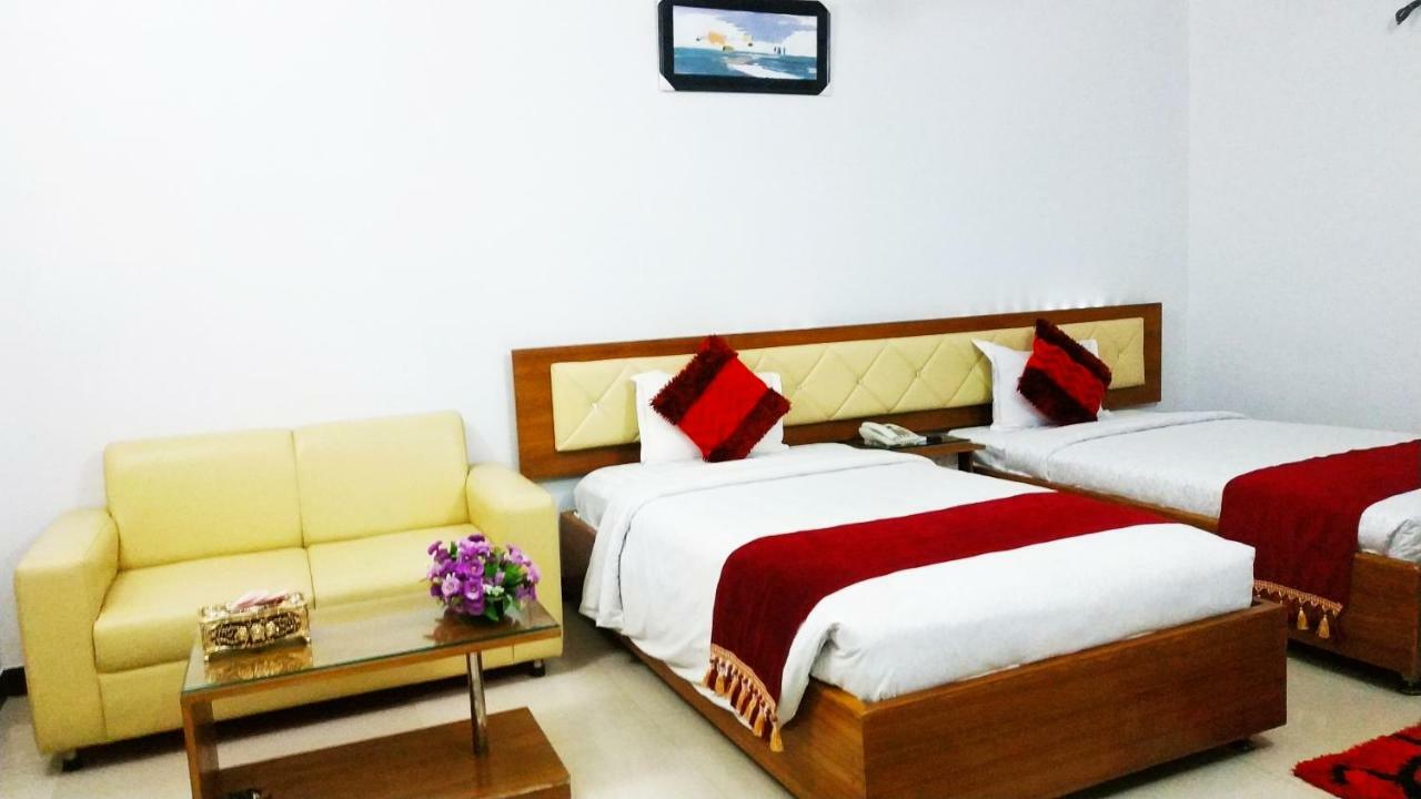 Hotel Khan Palace กัวกาตา ภายนอก รูปภาพ